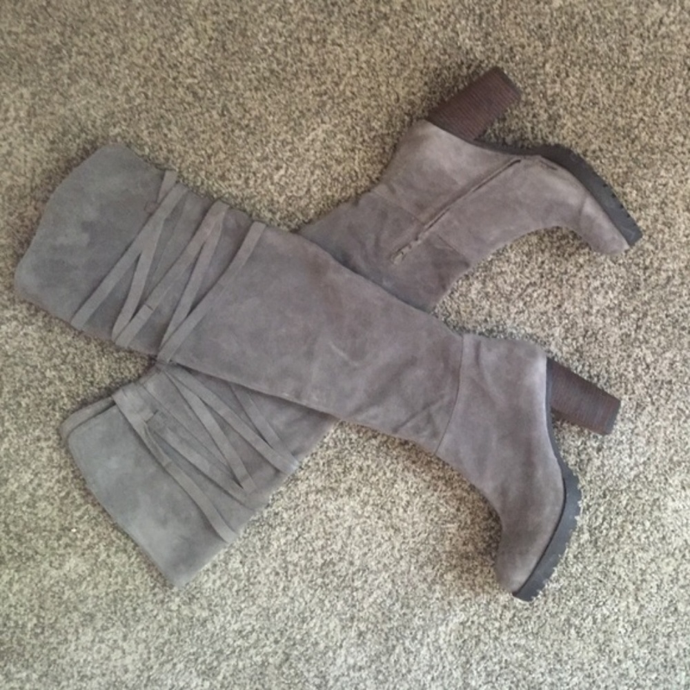 GORGEOUS OVER THE KNEE GRAY SUEDE BOOTS